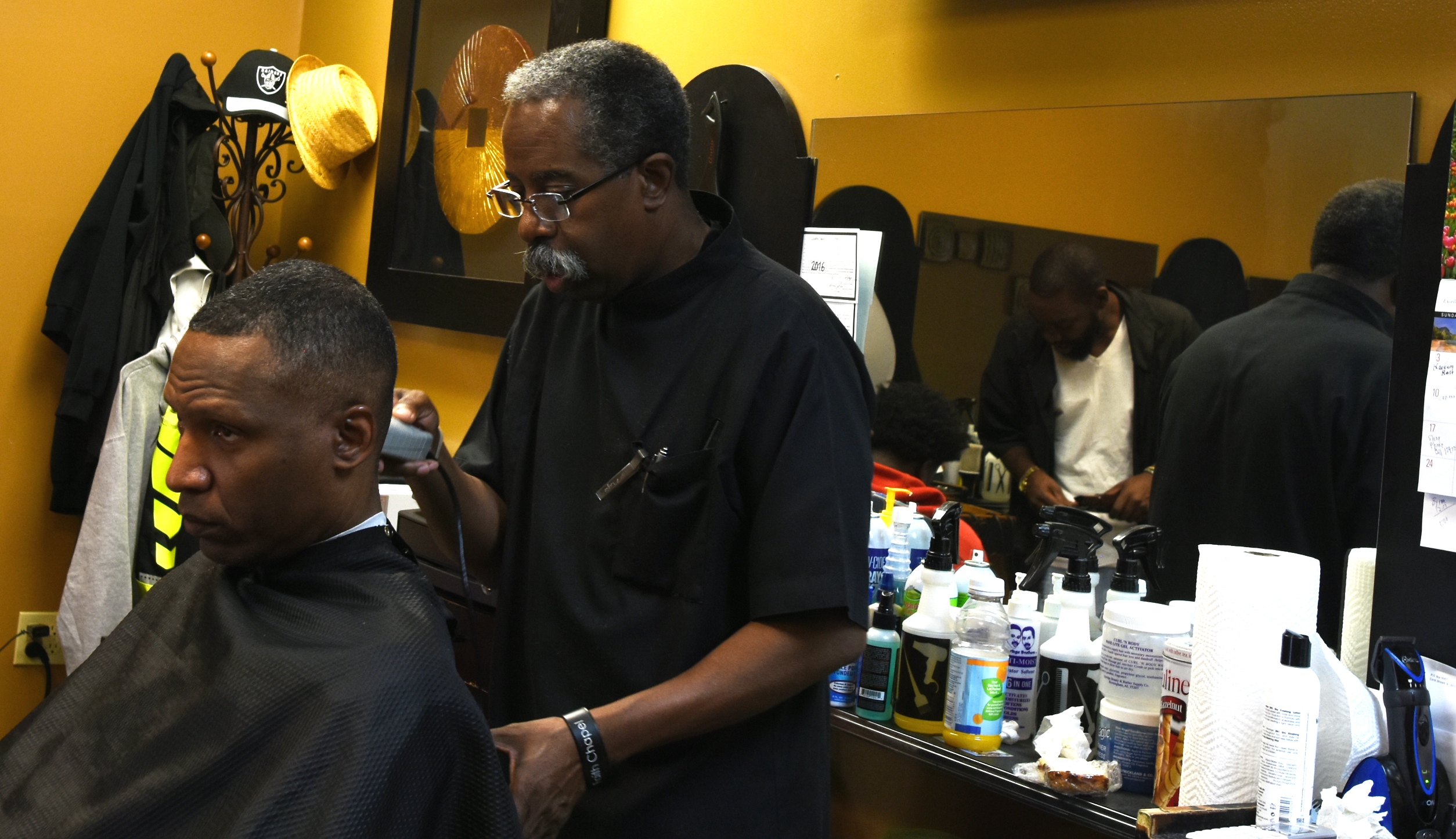 Barbershops Near Me in Quincy  Find Best Barbers Open Near You!